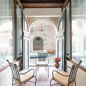 Apartment Riva Palace By Wonderful Italy, Venice